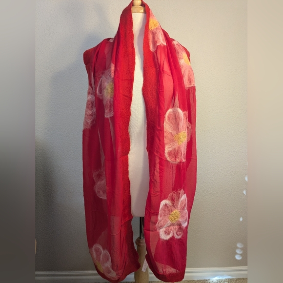 Silk scarf with Nuno felting